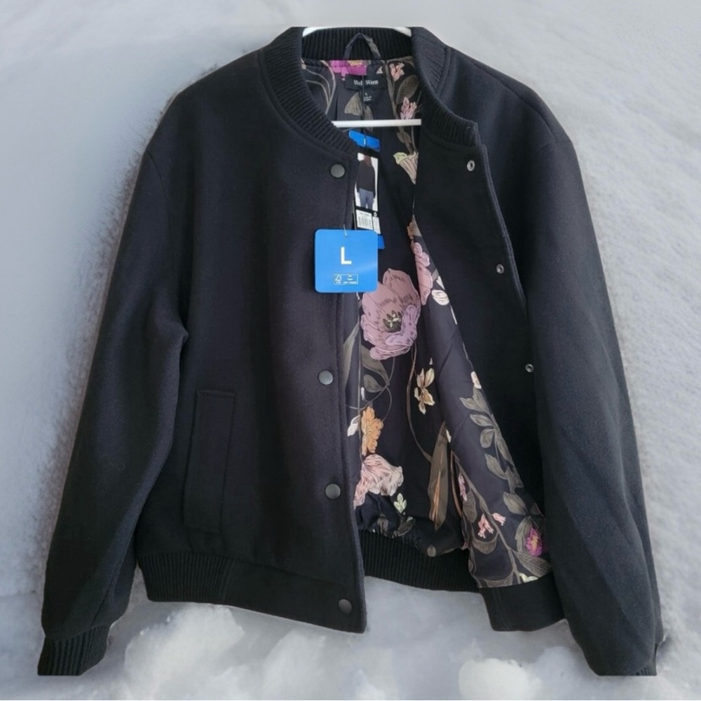 Well Worn Women’s Black Bomber Jacket NWT Floral Lining Warm Versatile